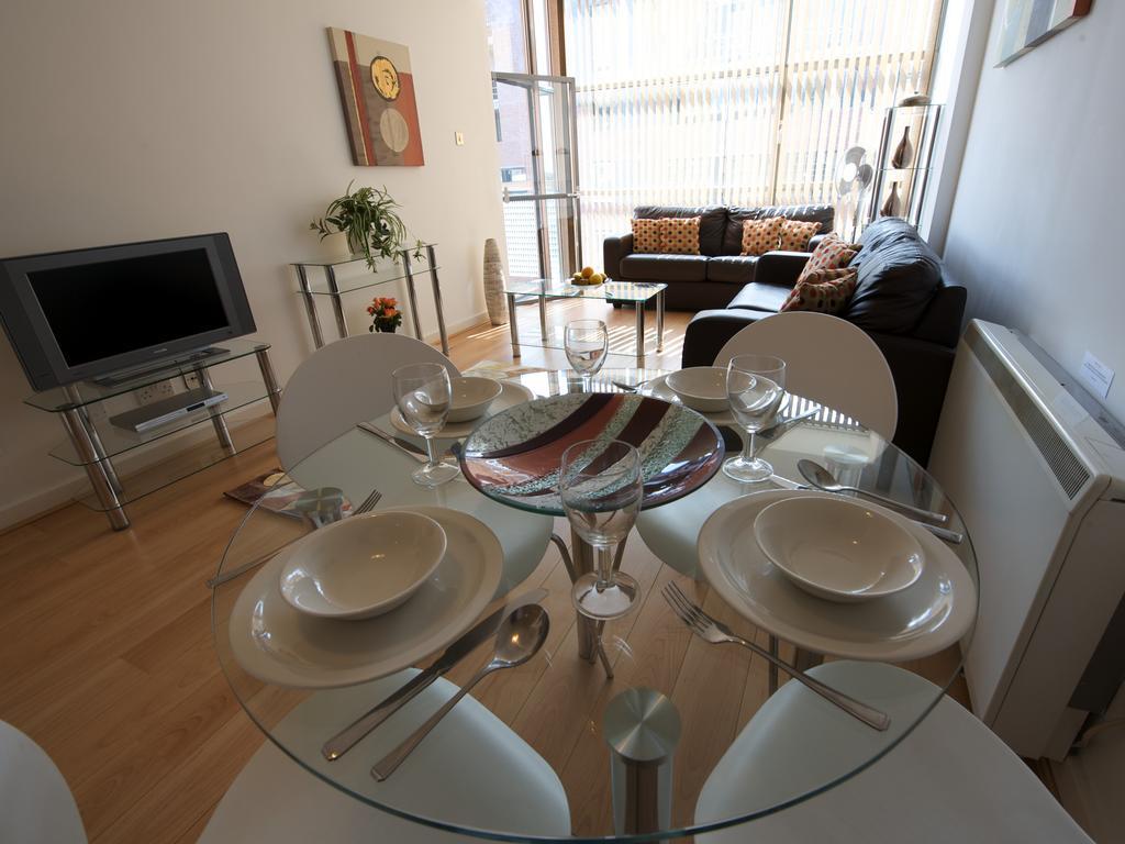 Stay Deansgate Apartments For 14 Nights Plus Μάντσεστερ Δωμάτιο φωτογραφία